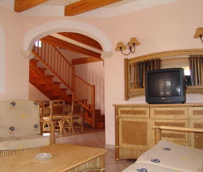 Maribel Villas Cala Blanca  Exterior photo
